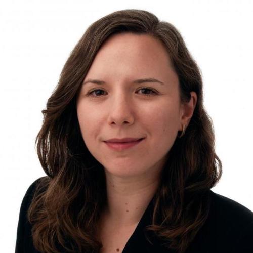 Laura Popa headshot
