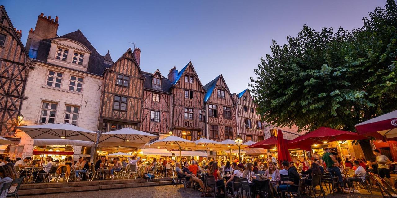 Tour, France